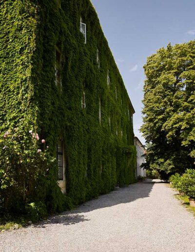 Schloss-Hollenburg_Haupthaus-Blick-Schlosshof_Foto-Marc-Lins_web