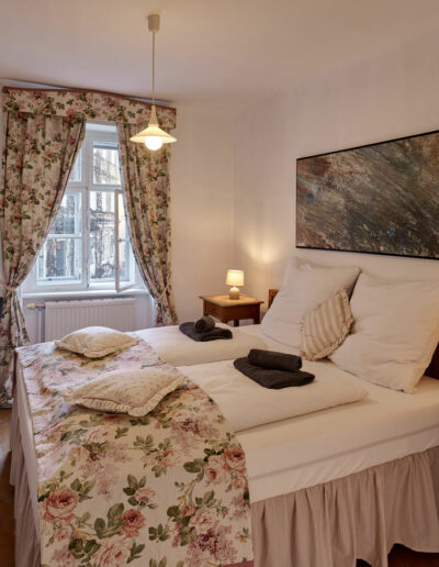 Schloss-Hollenburg_The-sweet-swedish_Schlafzimmer_Foto-Marc-Lins_web