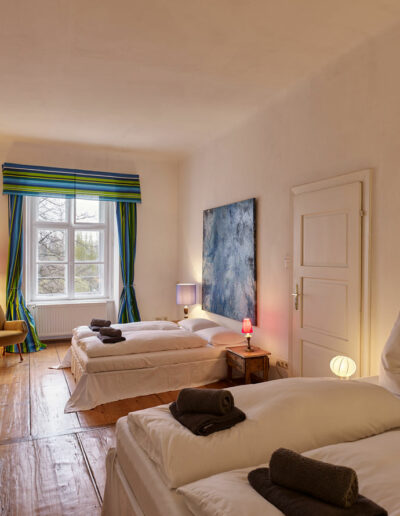 Schloss-Hollenburg_The-wonderful-white_Wohnzimmer_Foto-Marc-Lins_web